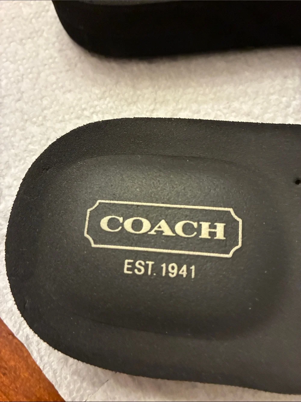 COACH. Women’s Black Footbed with Brown Signature Canvas Thong Sandals. Size 6.5